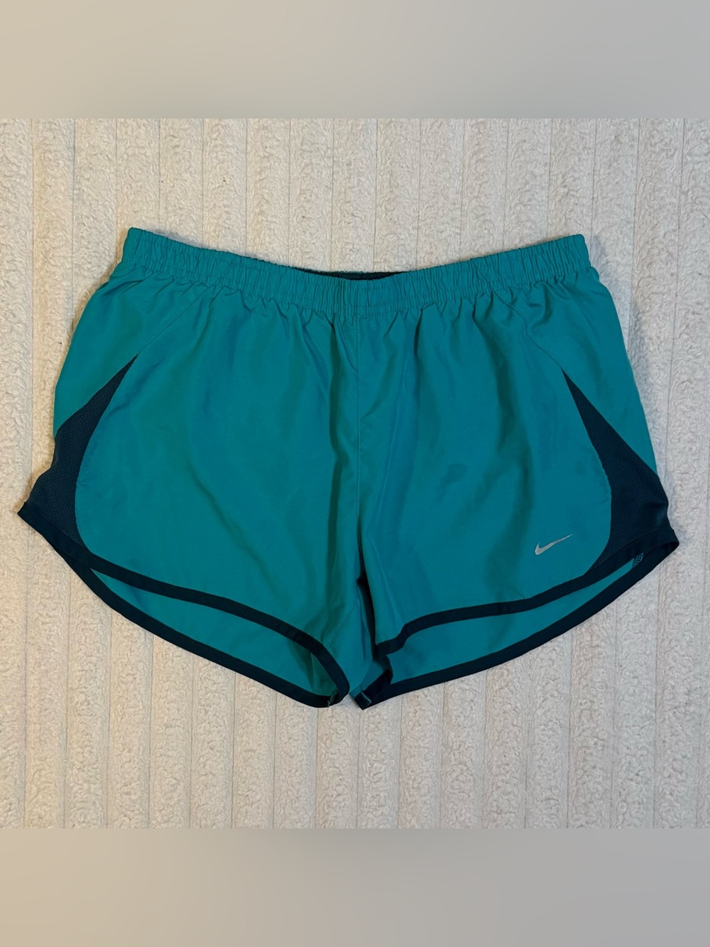 Women's Nike Dri-FIT Tempo Running Shorts Teal / Navy Size M
